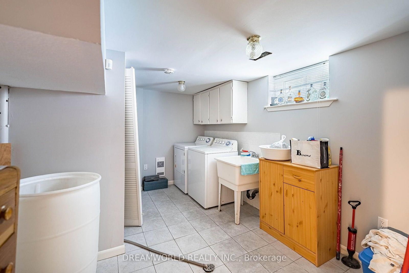 24 Whitburn Crescent • Toronto, ON photo 35