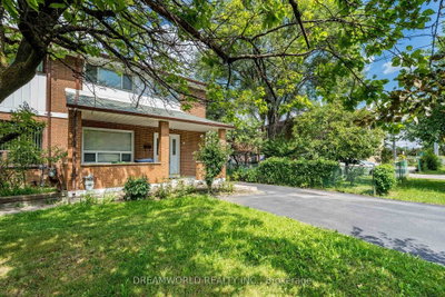 24 Whitburn Crescent, Toronto, ON, photo 4