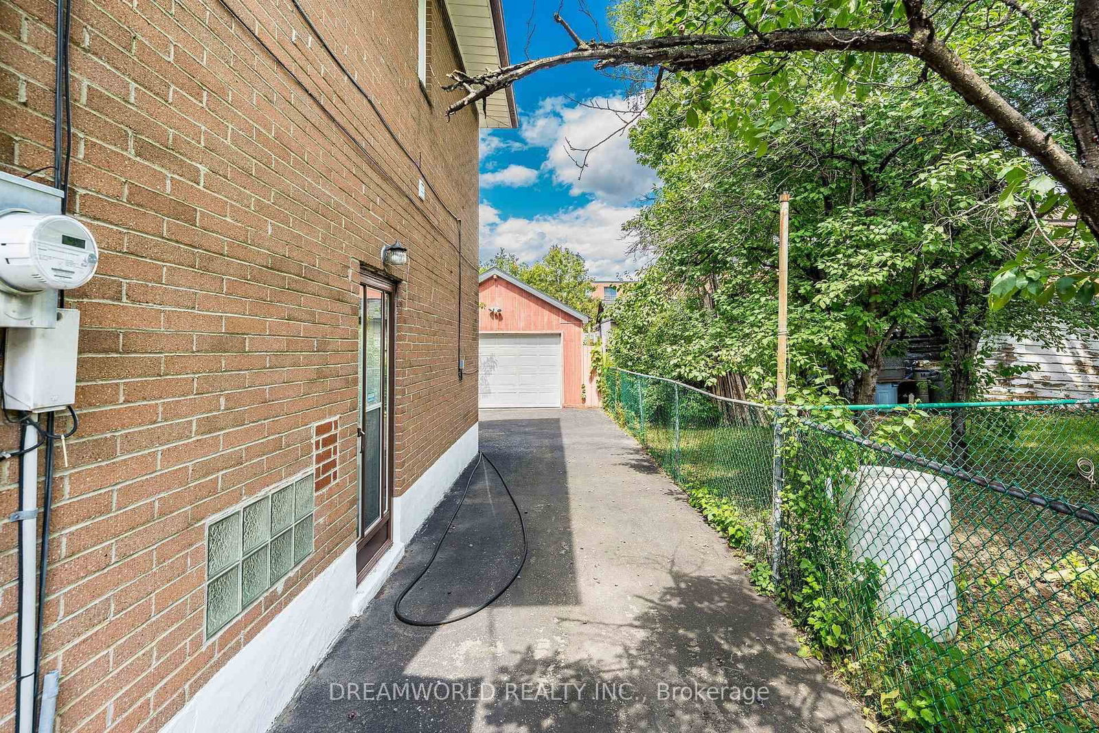 24 Whitburn Crescent • Toronto, ON photo 40