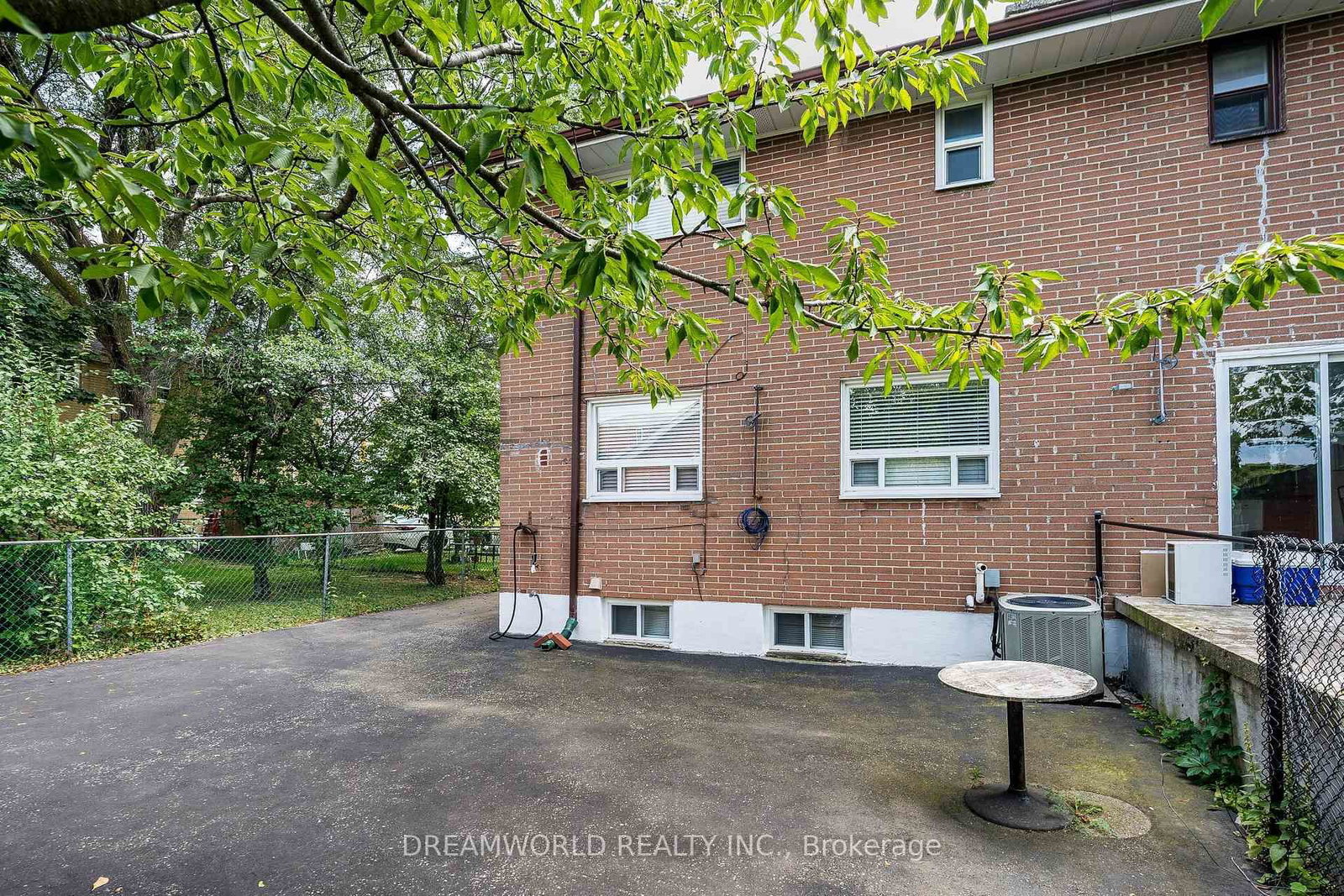 24 Whitburn Crescent • Toronto, ON photo 43