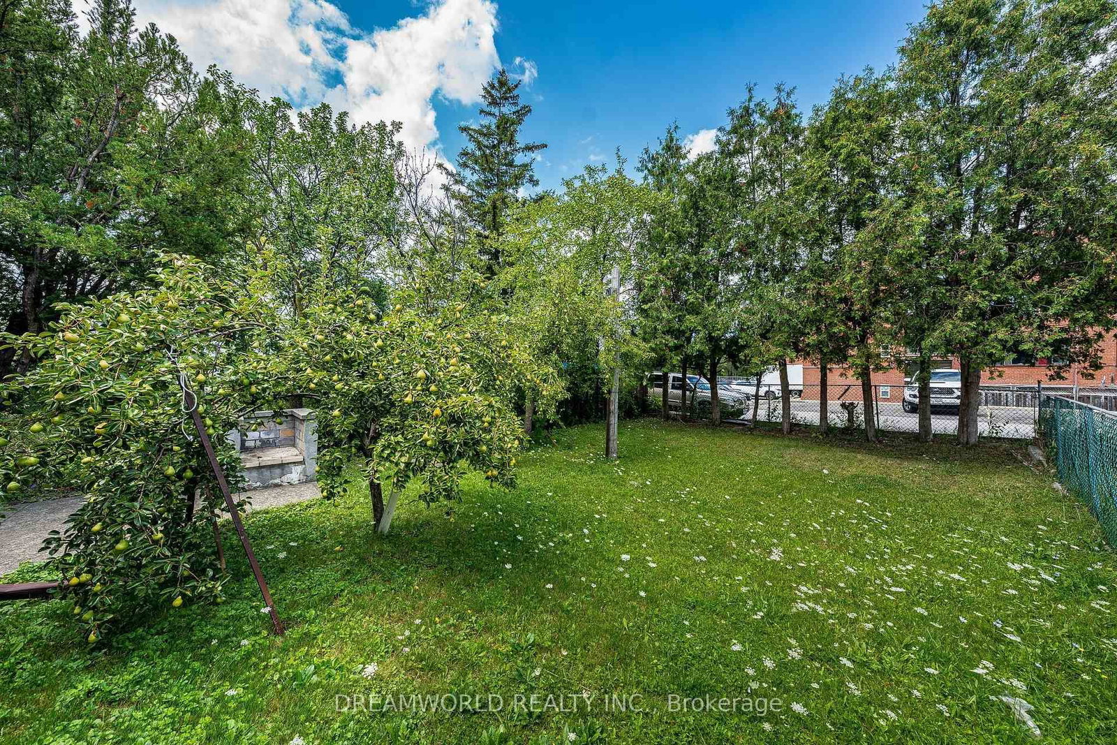 24 Whitburn Crescent • Toronto, ON photo 47