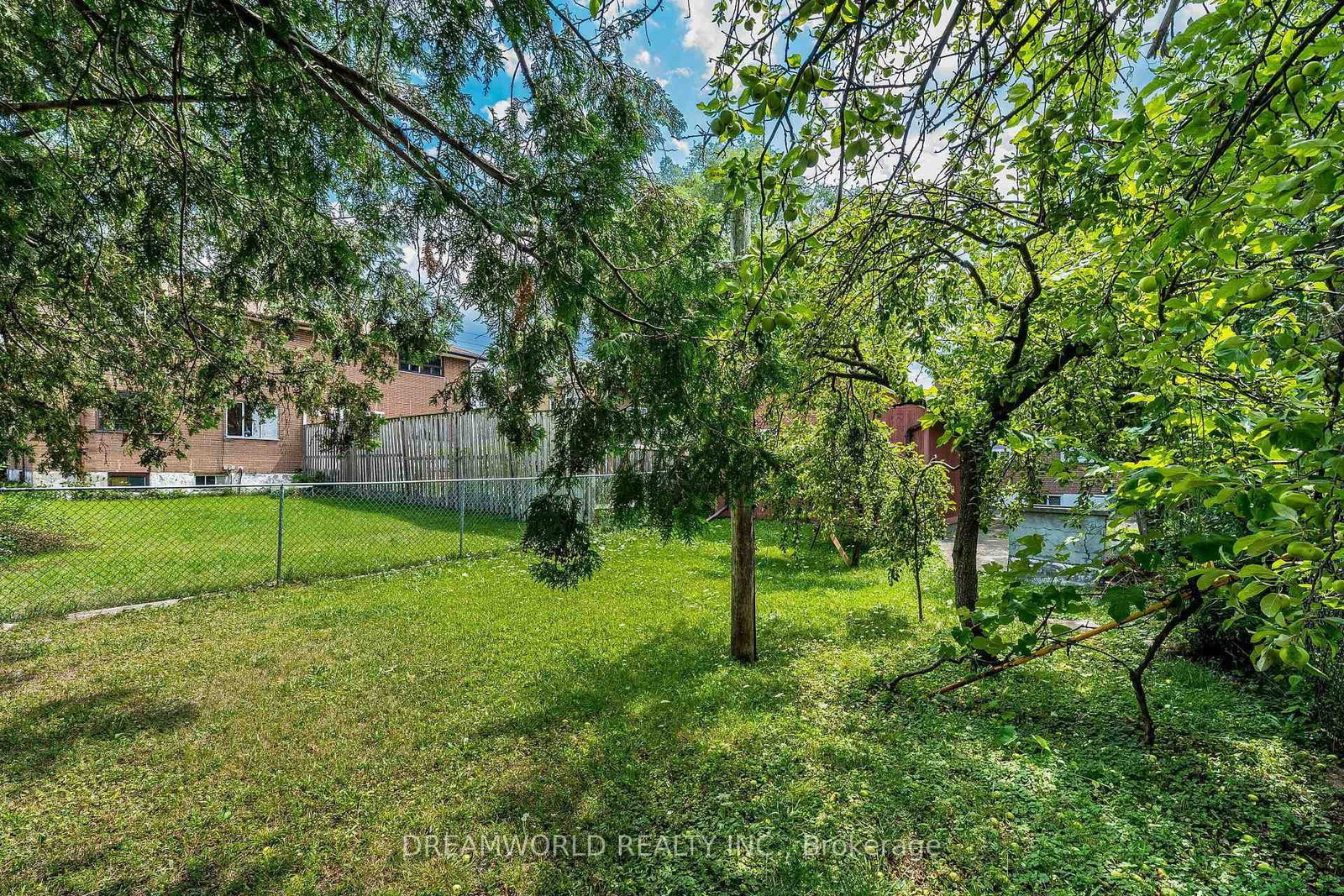 24 Whitburn Crescent • Toronto, ON photo 49