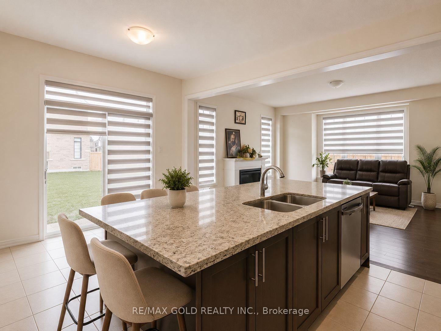 37 Peak Brampton,ON L6X 5S5 — Photo 4