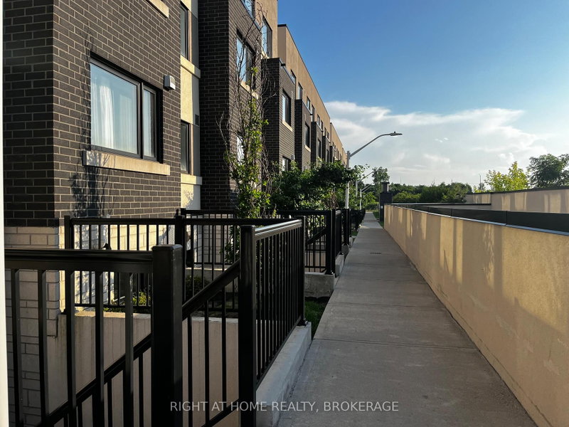319 - 1139 Cooke Boulevard