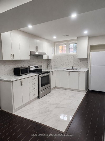 Detached House for lease at Basement-404 Nairn Circle, Milton, Ontario, L9T 8A5 - Scott - MLS: W13676480