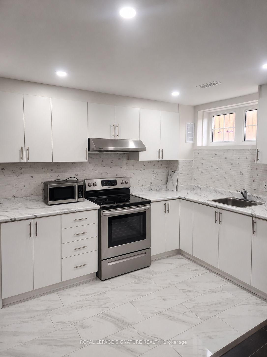 Basement - 404 Nairn Circle, Milton 2