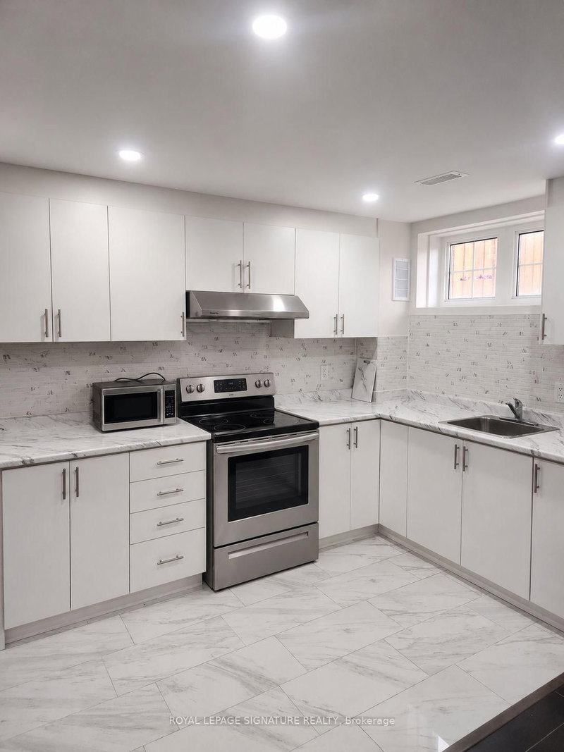 Basement - 404 Nairn Circle