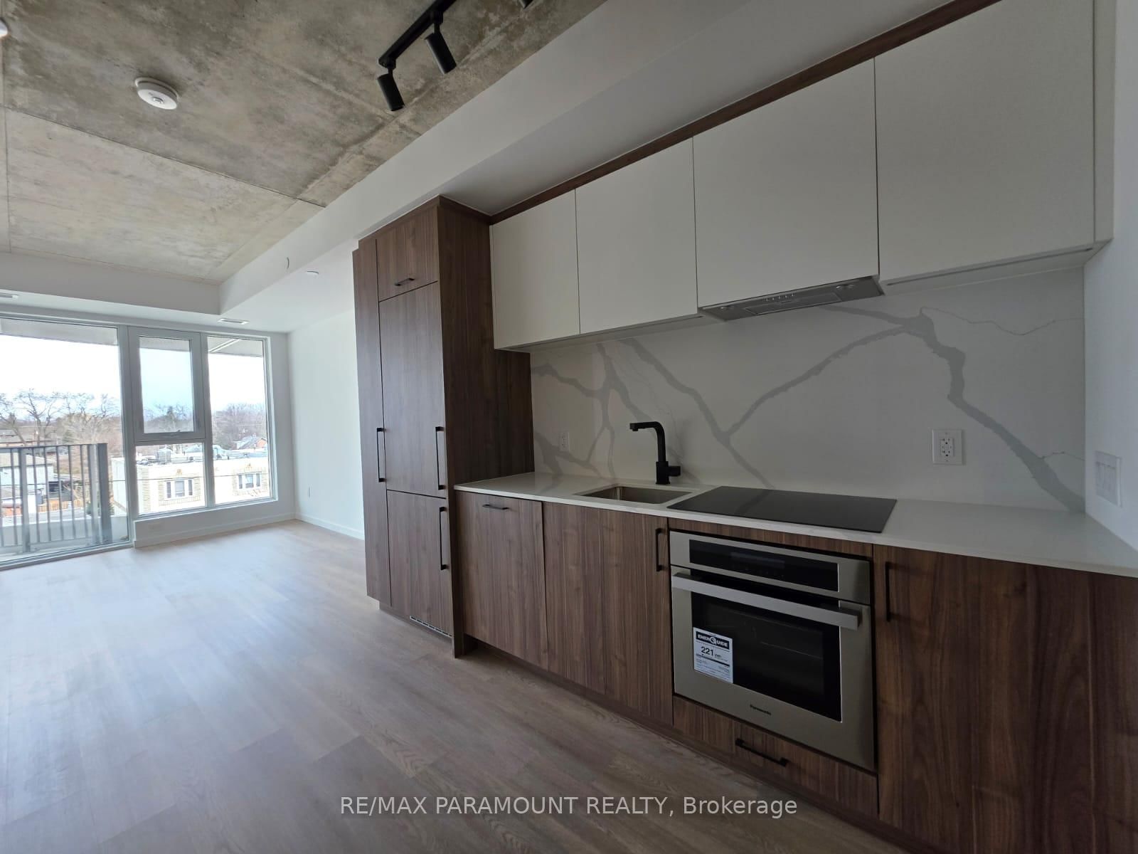 418 - 689 The Queensway Drive, Toronto 3