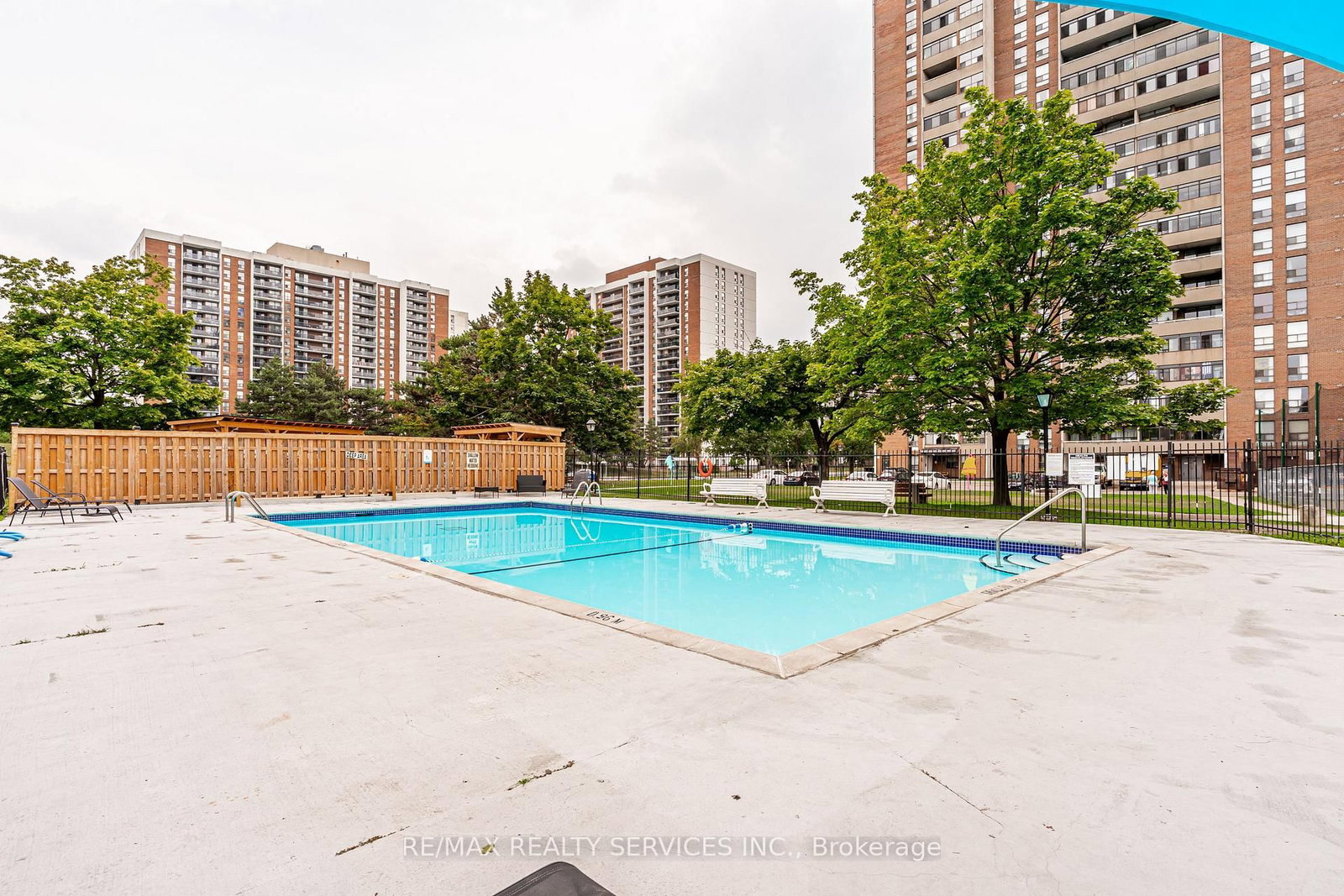 18 Knightsbridge Road • #2102 • Brampton, ON photo 36