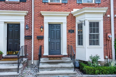 461 Blathwayte Lane • Burlington, ON photo 2