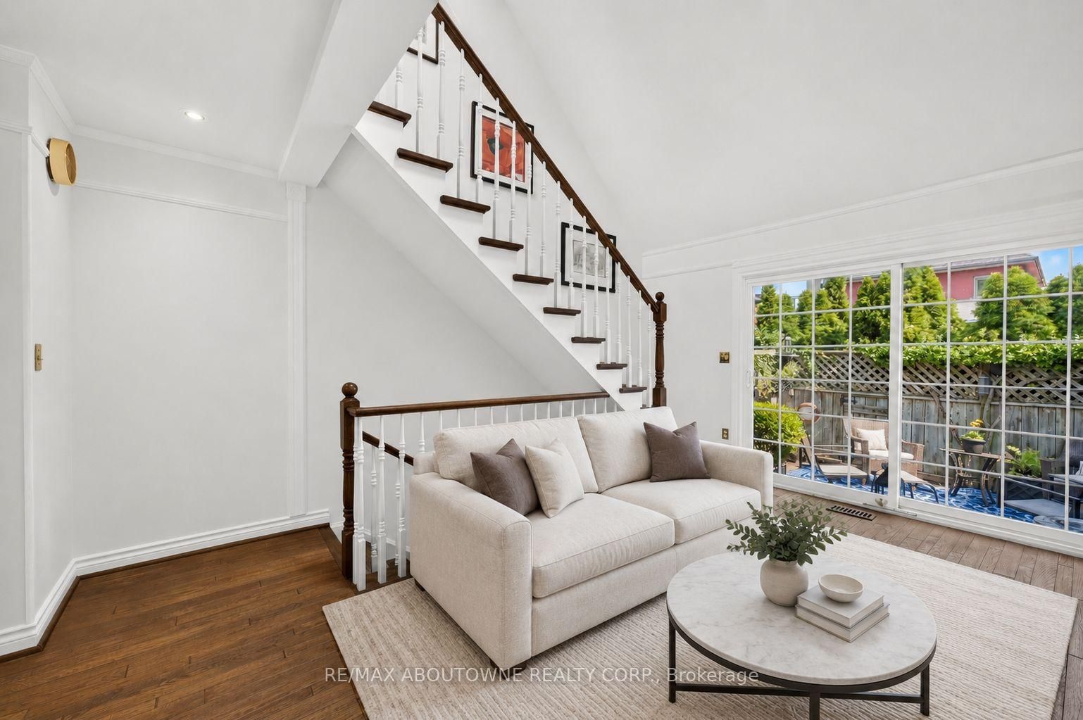 461 Blathwayte Lane • Burlington, ON photo 9