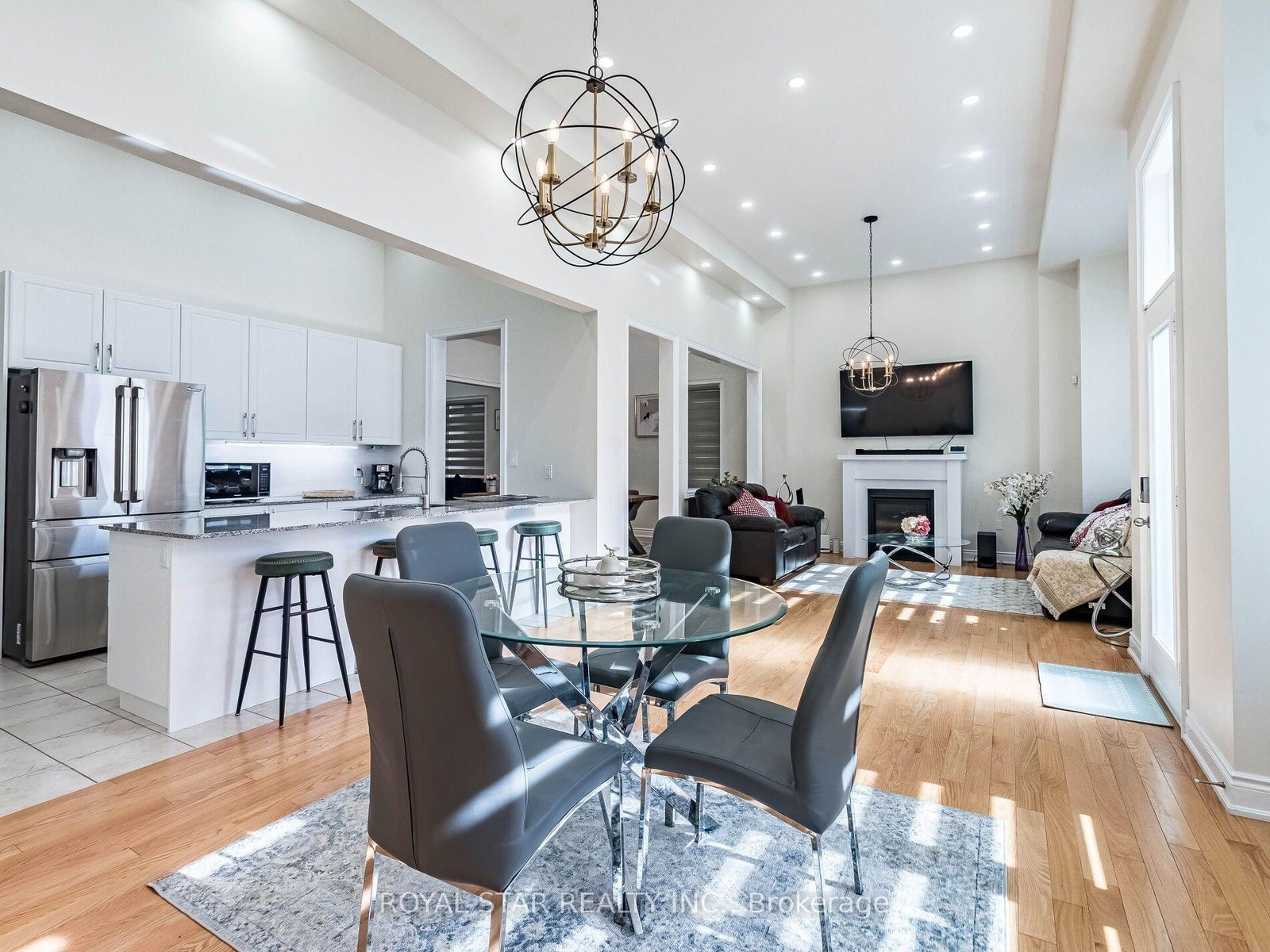 26 Marvin Avenue • Oakville, ON photo 14