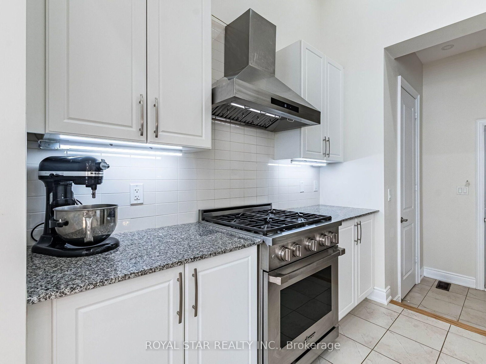 26 Marvin Avenue • Oakville, ON photo 16