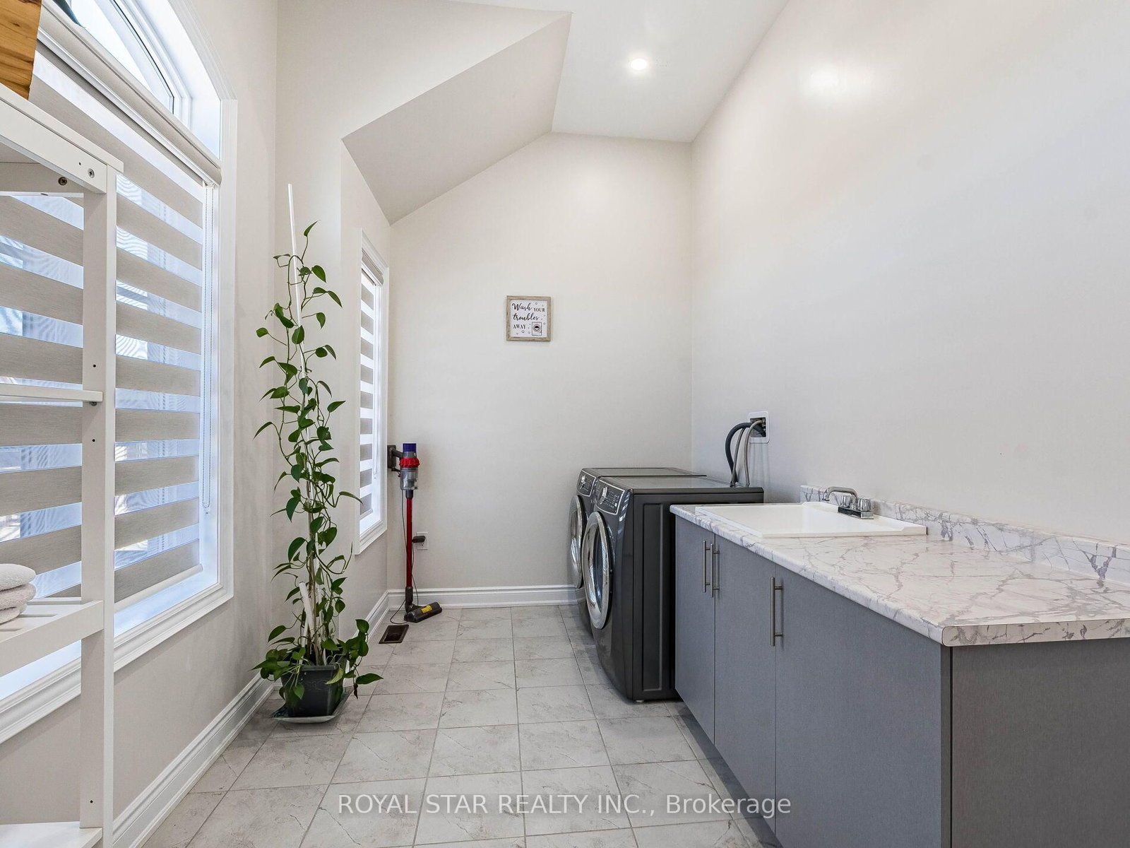 26 Marvin Avenue • Oakville, ON photo 43