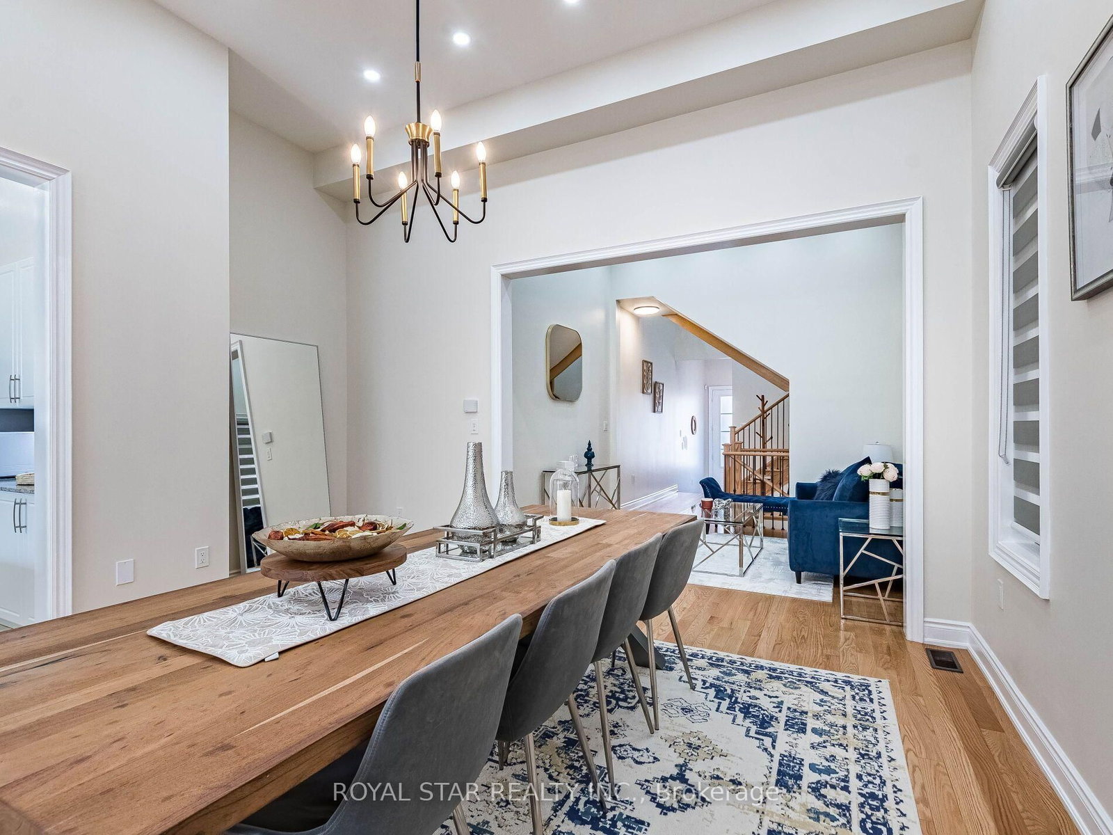 26 Marvin Avenue • Oakville, ON photo 9