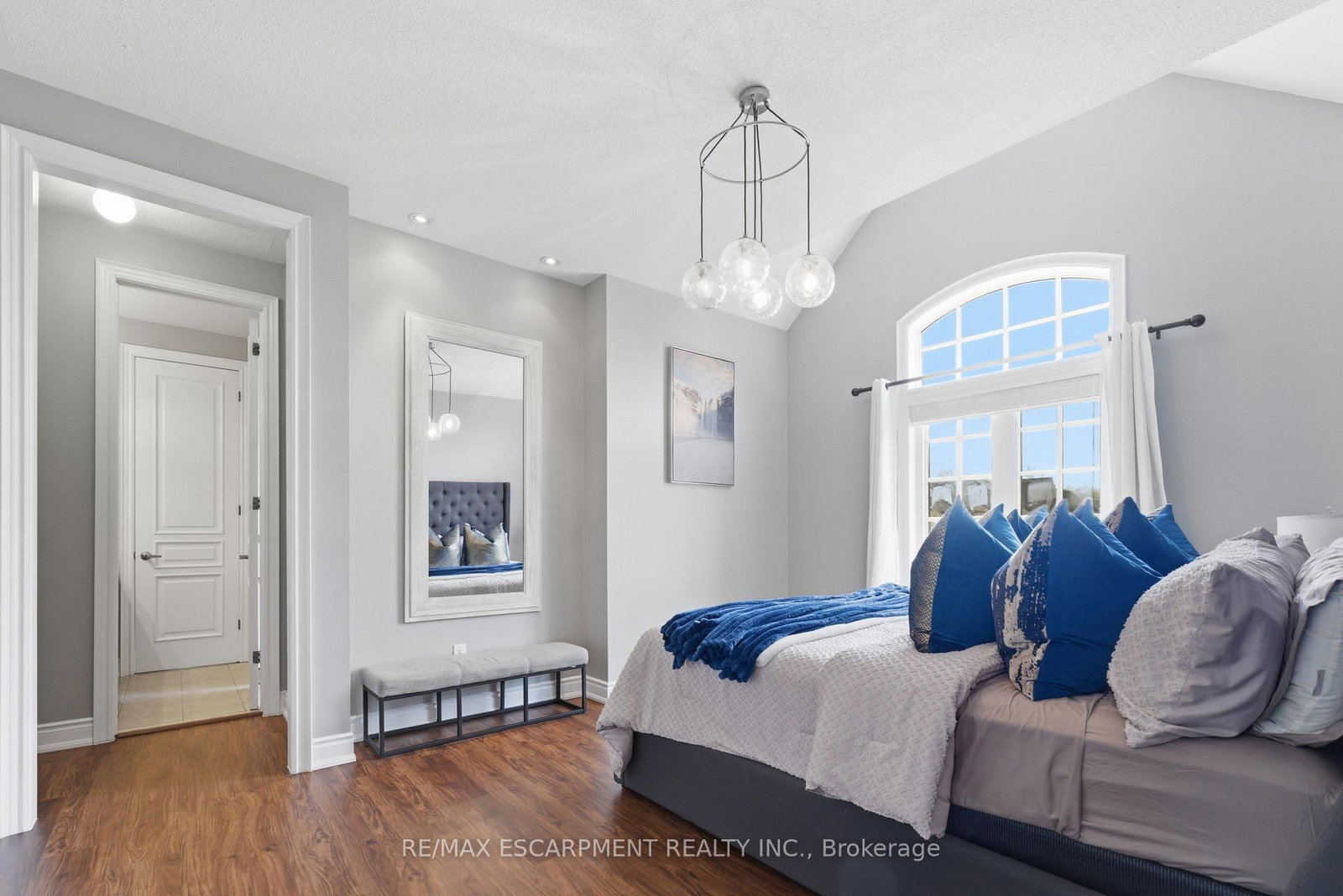 950 FREDONIA Drive • Mississauga, ON photo 37