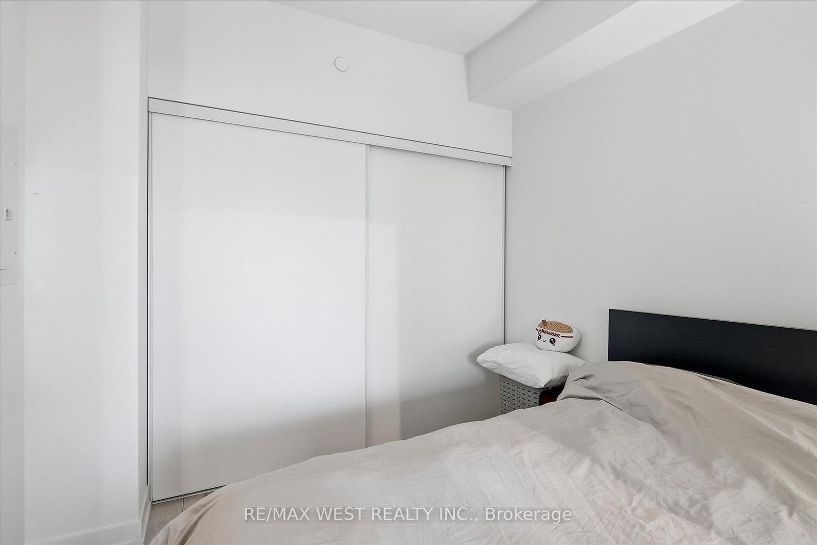 270 Dufferin Street • #819 • Toronto, ON photo 18