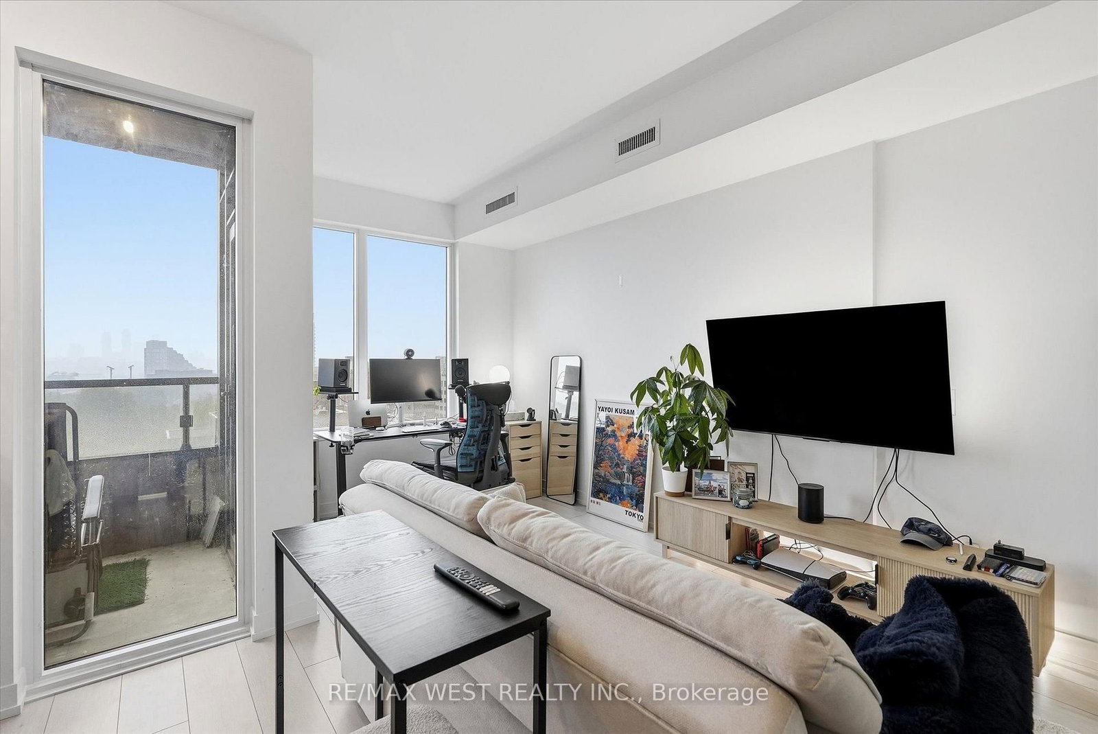 270 Dufferin Street • #819 • Toronto, ON photo 6