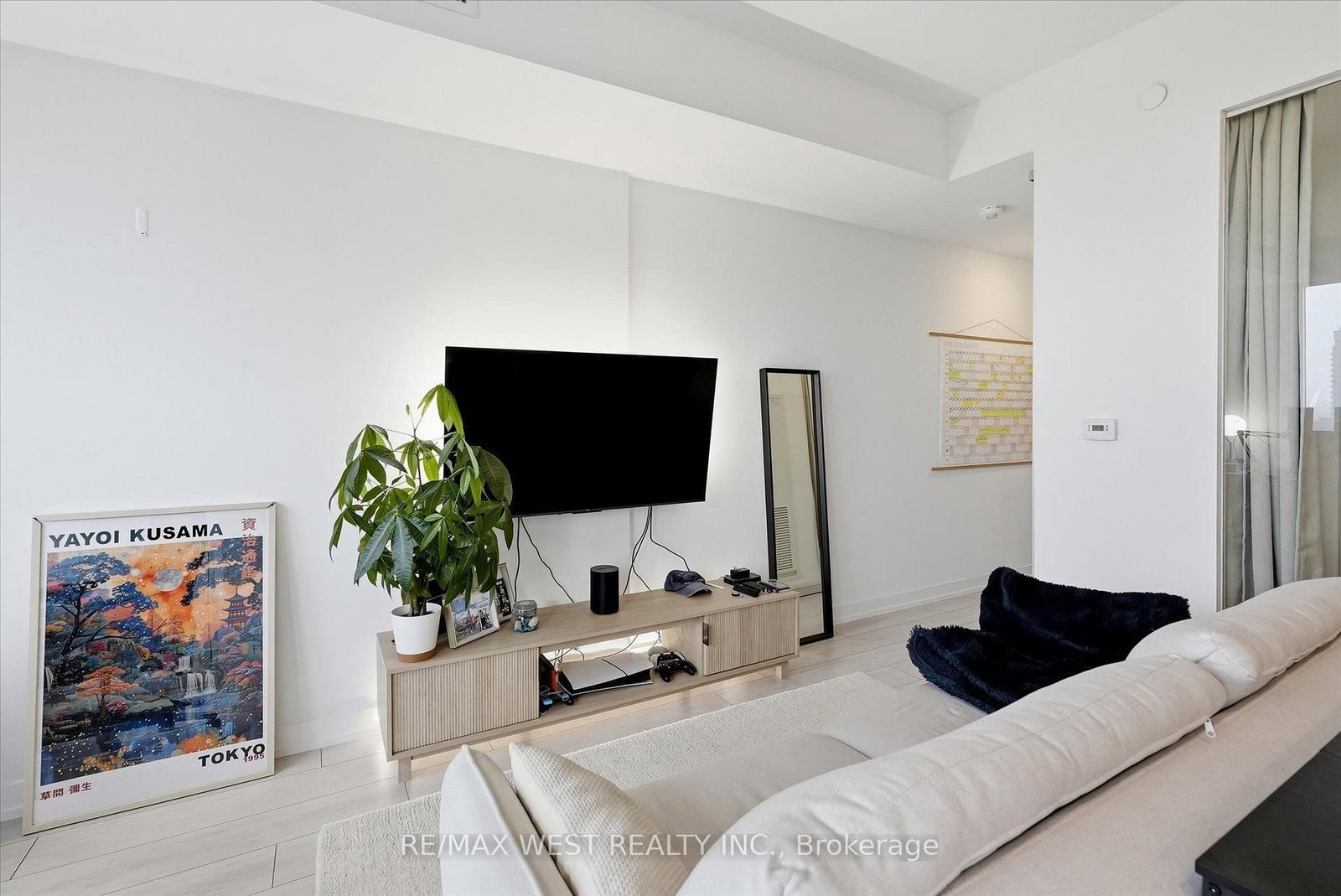 270 Dufferin Street • #819 • Toronto, ON photo 7