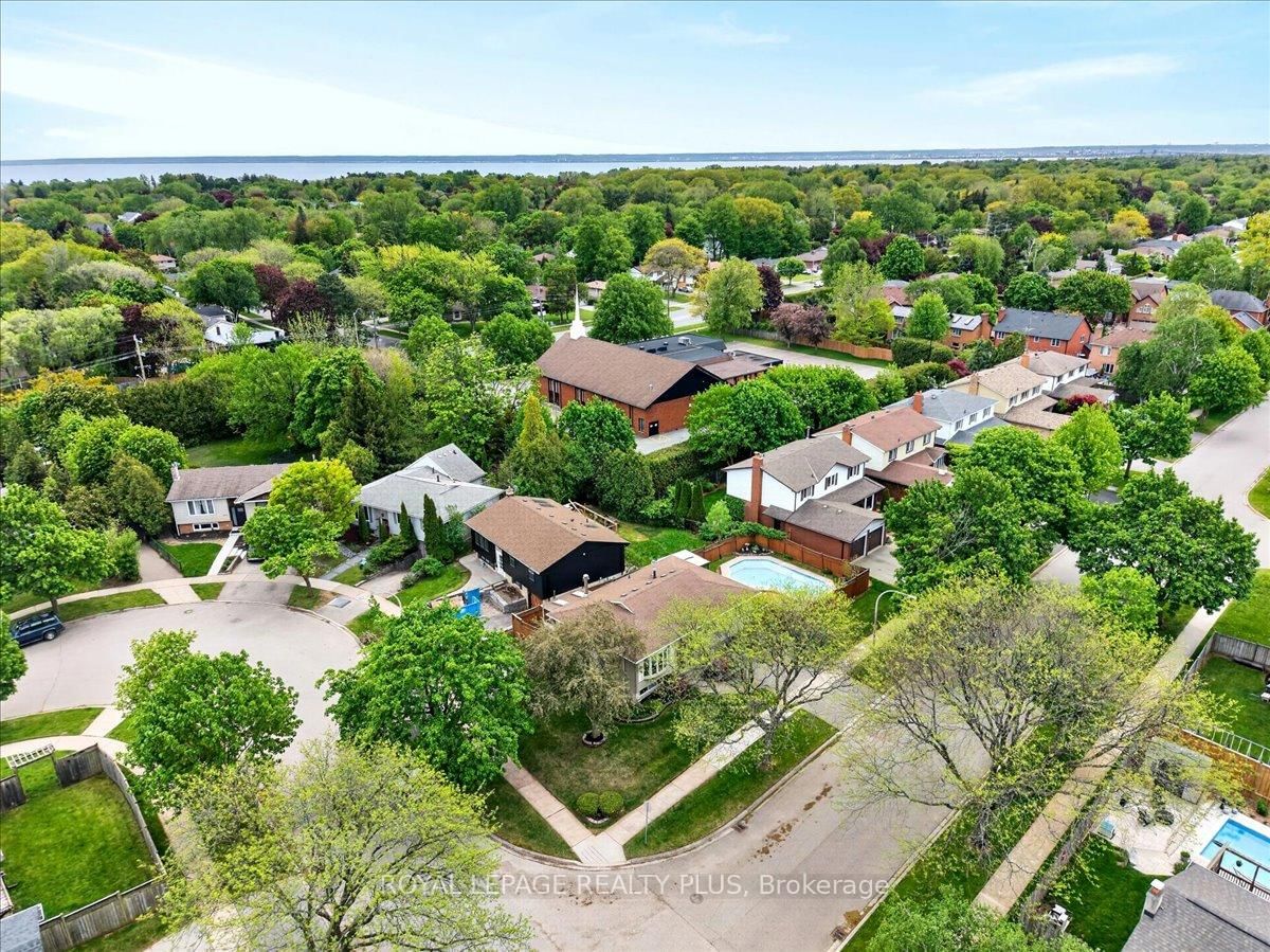4452 Delaney Drive • Burlington, ON photo 44