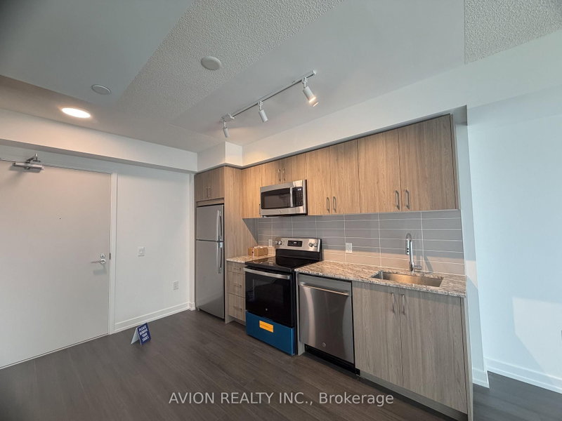 1316 - 4010 Eglinton Avenue W