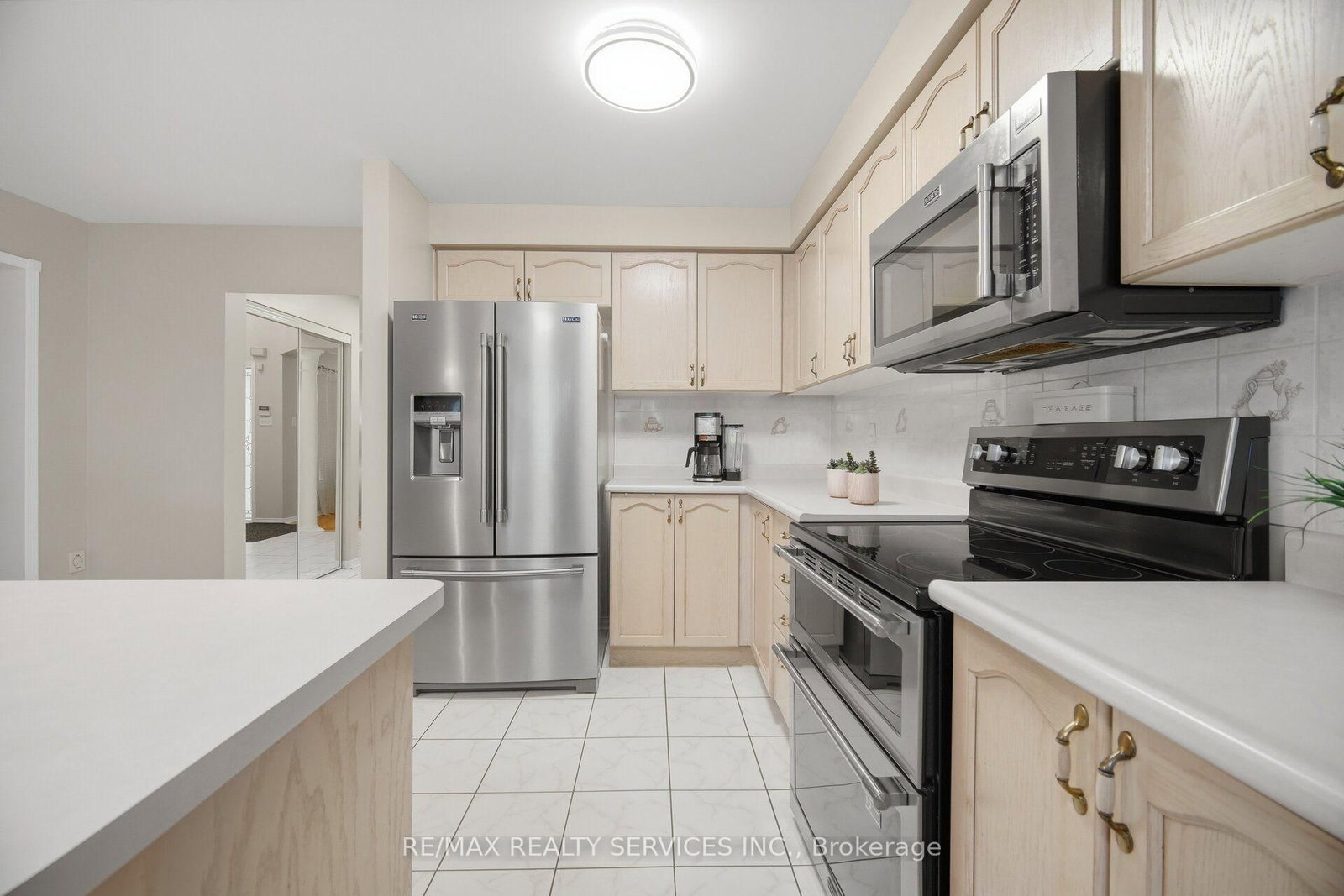39 LEGEND Lane • Brampton, ON photo 12