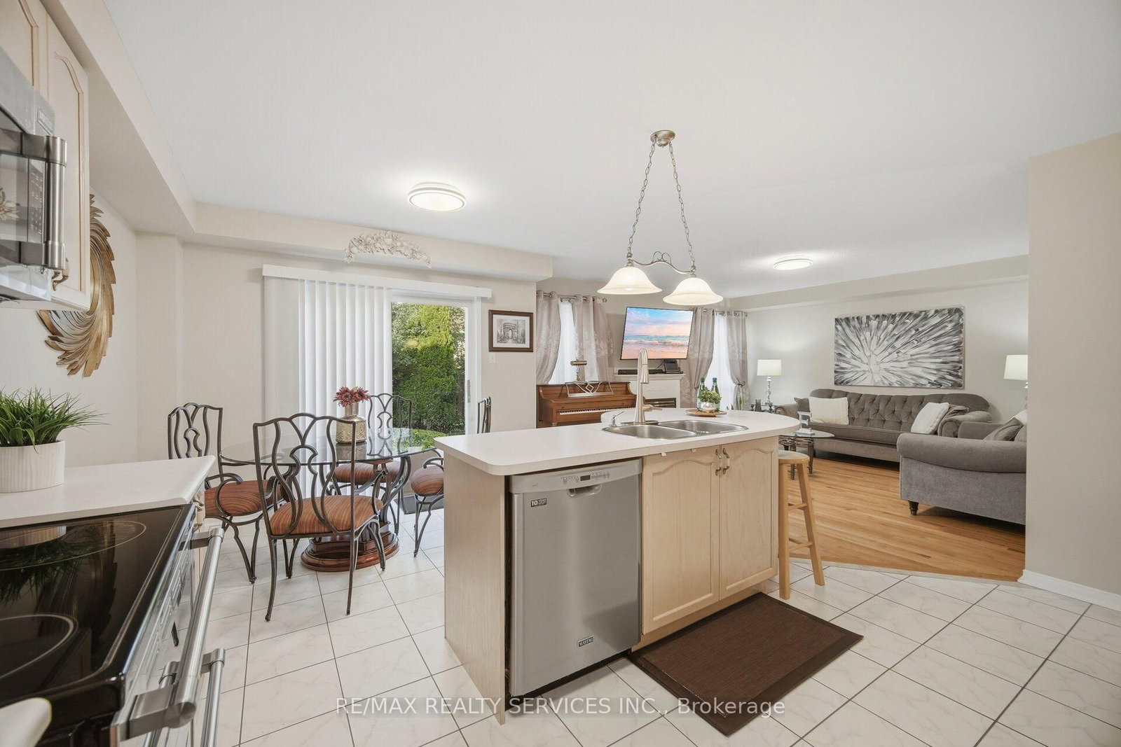 39 LEGEND Lane • Brampton, ON photo 13