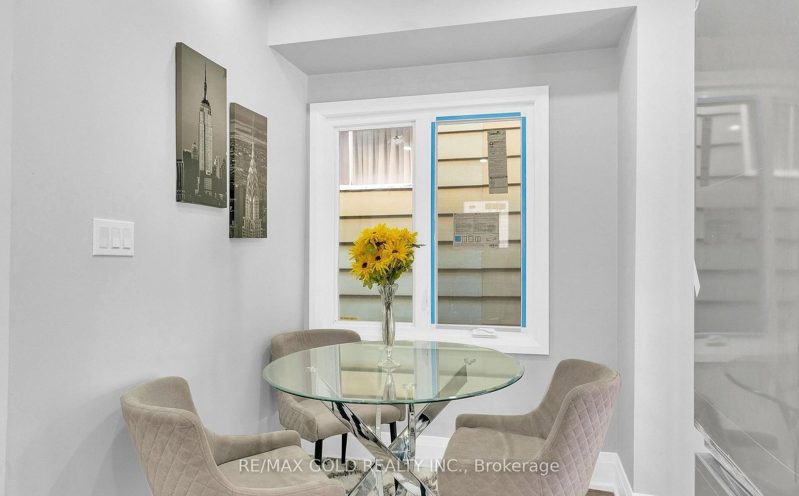 8 Fairglen Crescent • Toronto, ON photo 16