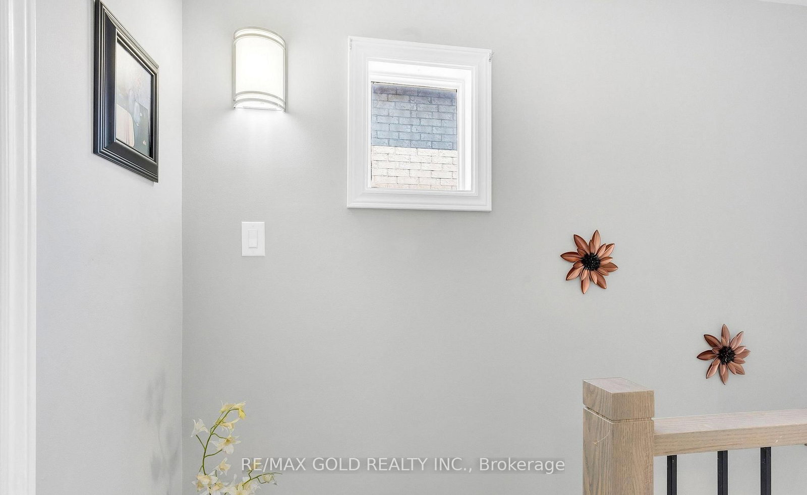 8 Fairglen Crescent • Toronto, ON photo 25