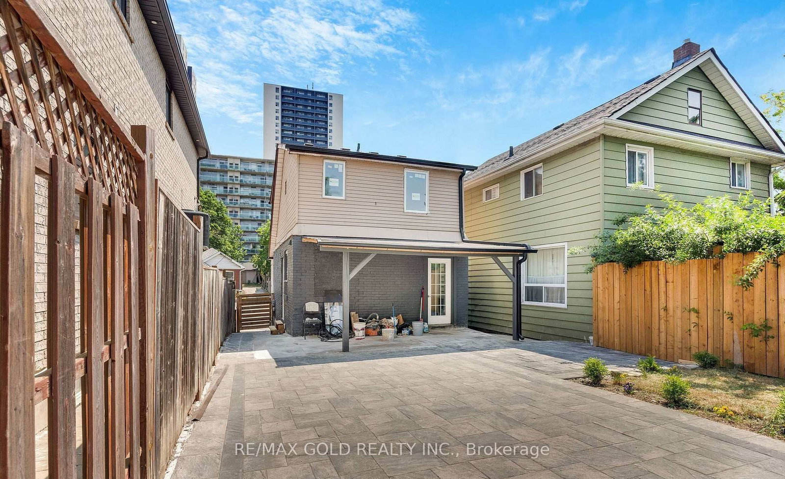 8 Fairglen Crescent • Toronto, ON photo 45