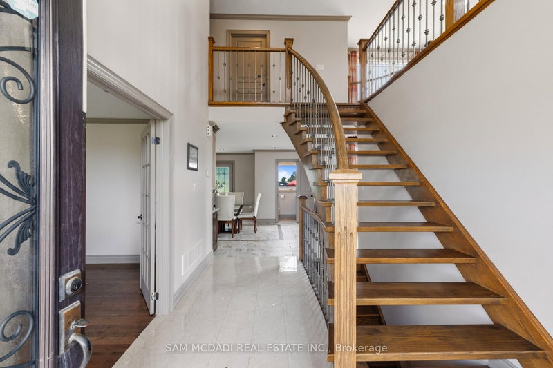 3136 Lower Base Line W