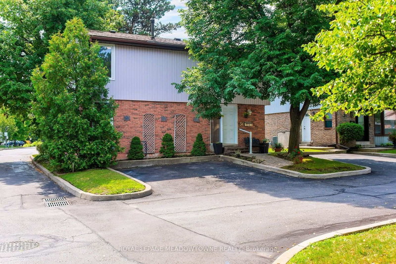 30 - 59 Kenninghall Boulevard