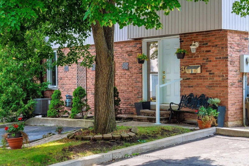 30 - 59 Kenninghall Boulevard