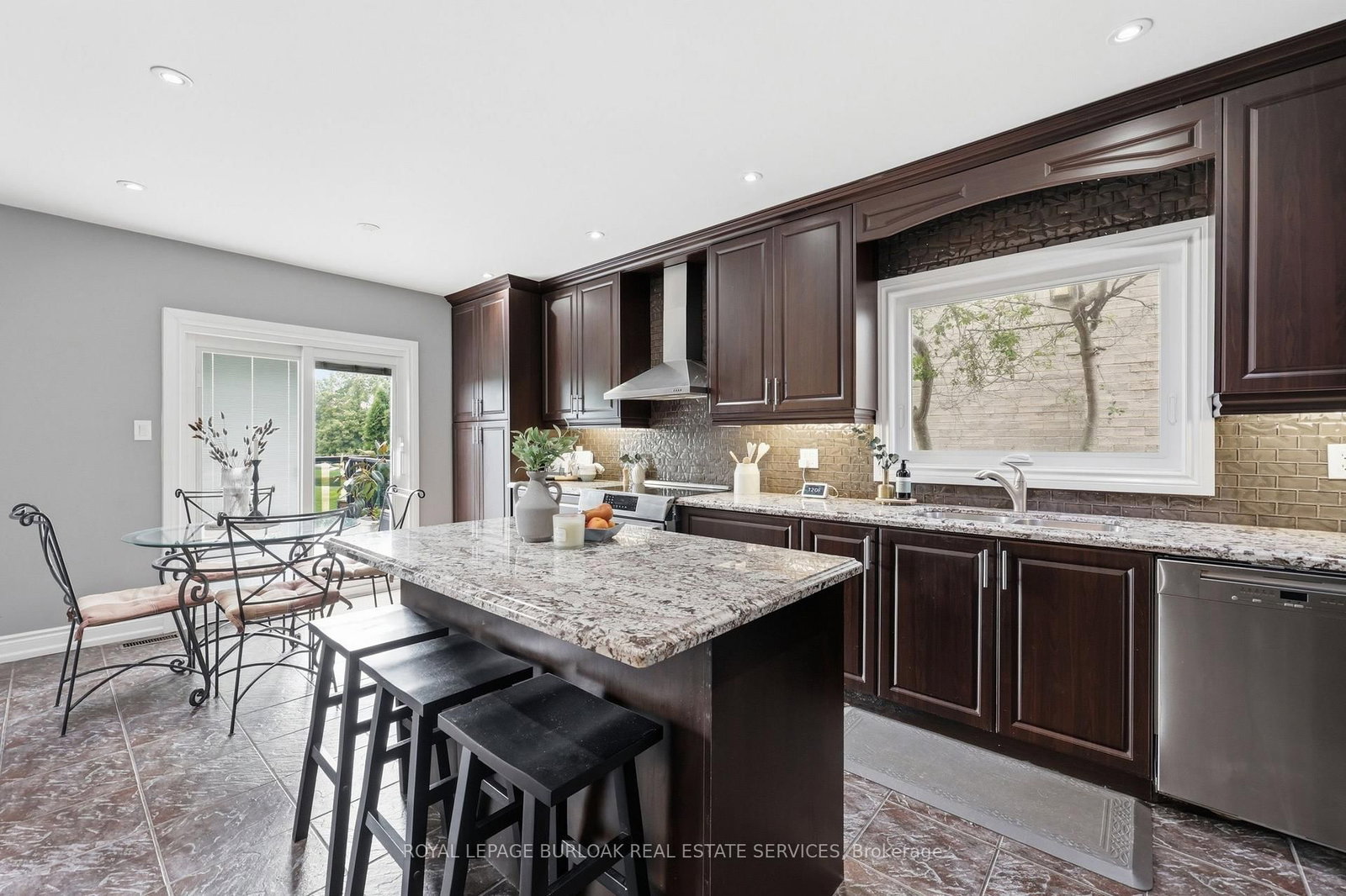 419 Parklane Road • Oakville, ON photo 12