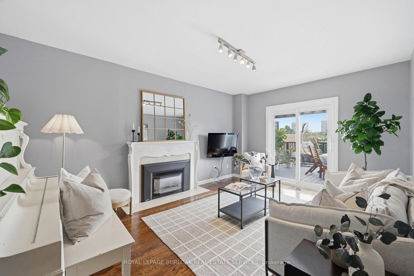 419 Parklane Road • Oakville, ON photo 9