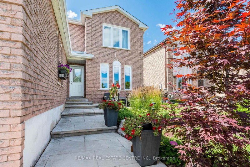 1571 Meadowfield Crescent