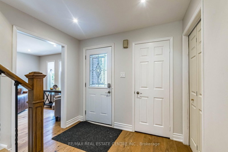 1571 Meadowfield Crescent
