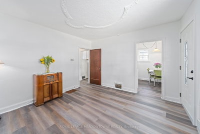 27 Royce Avenue • Brampton, ON photo 8
