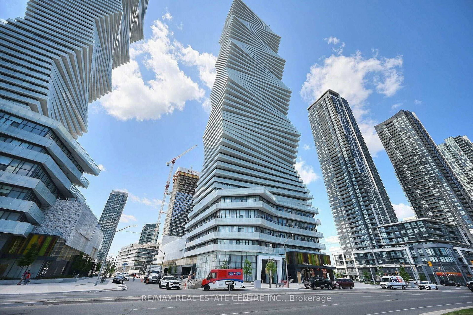 3900 Confederation Pkwy Parkway • #5707 • Mississauga, ON photo 1