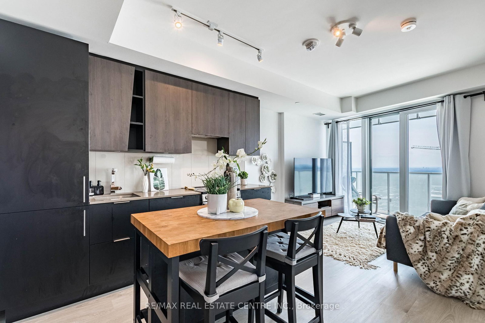 3900 Confederation Pkwy Parkway • #5707 • Mississauga, ON photo 9