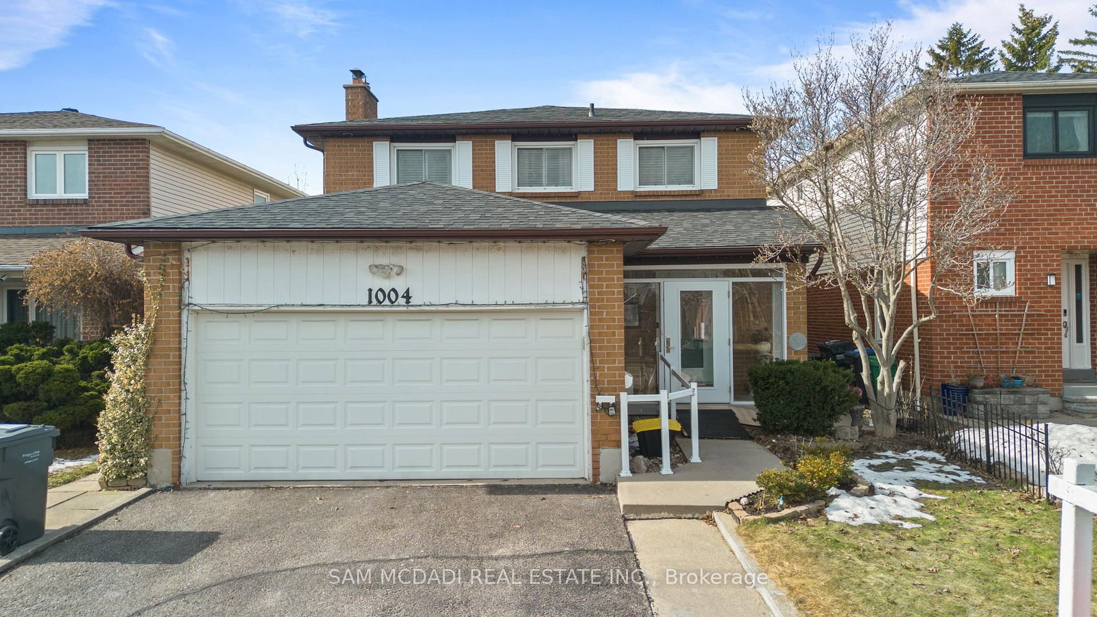 1004 Queensbridge Drive • Mississauga, ON photo 1