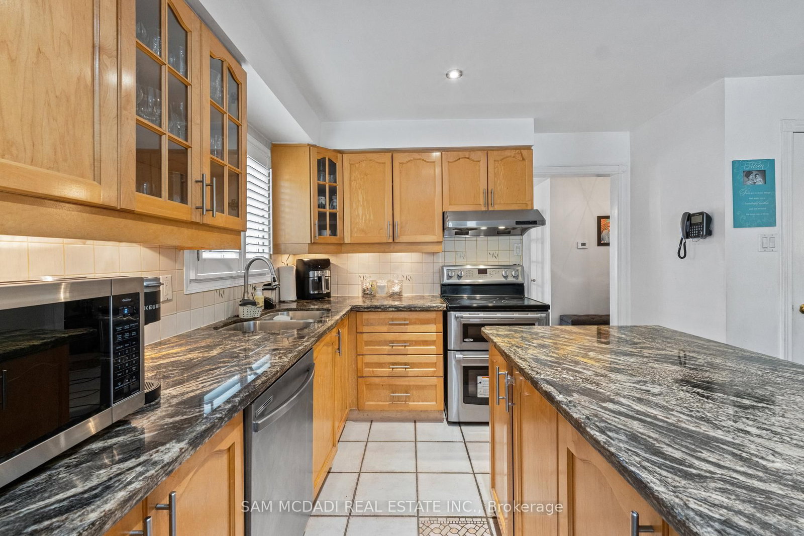 1004 Queensbridge Drive • Mississauga, ON photo 10