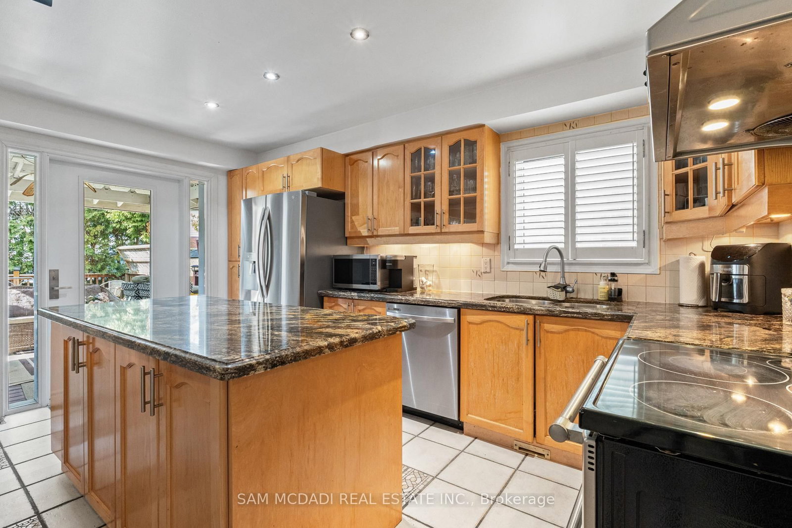 1004 Queensbridge Drive • Mississauga, ON photo 9
