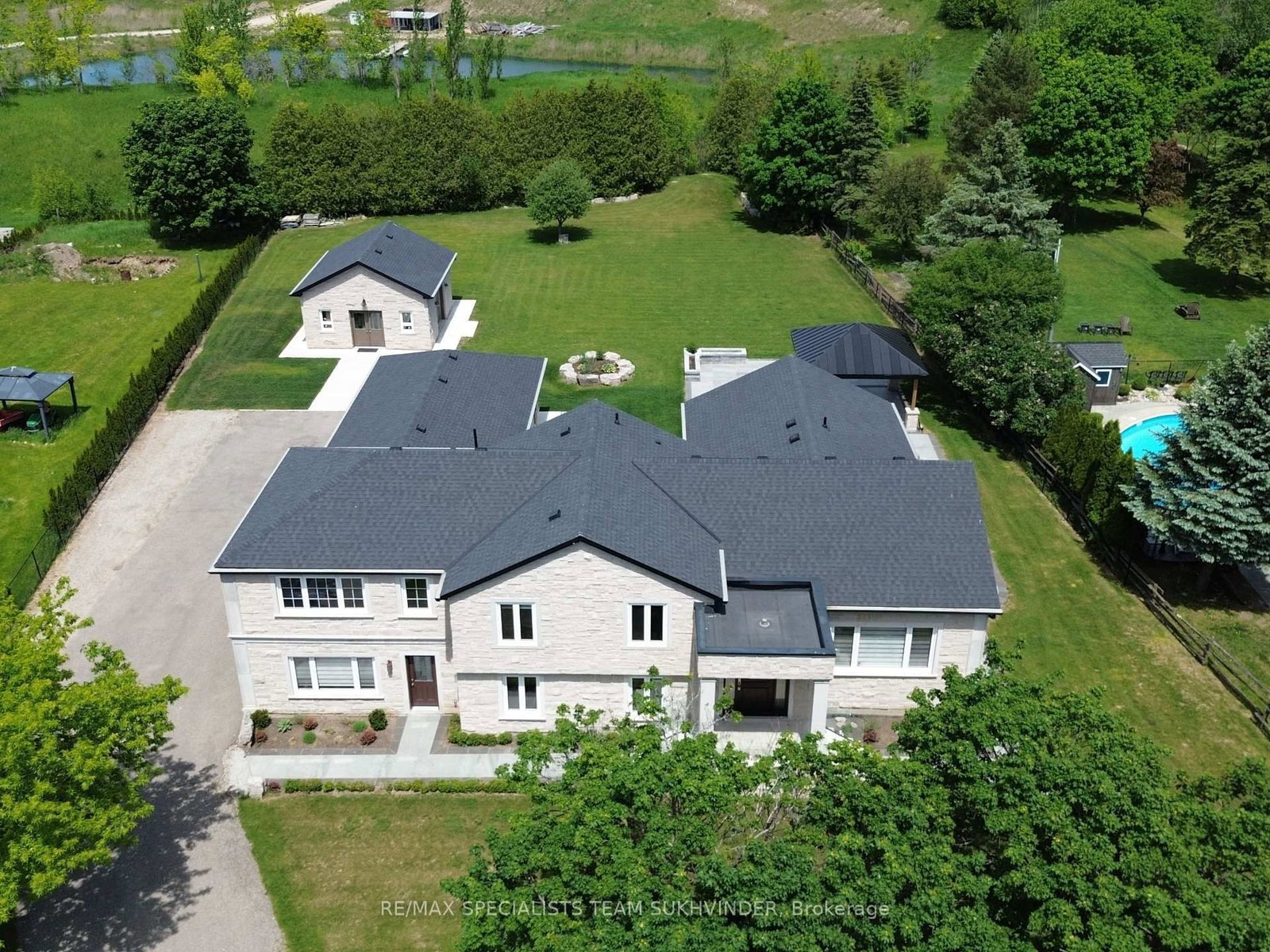 12463 Eighth Line • Halton Hills, ON photo 1