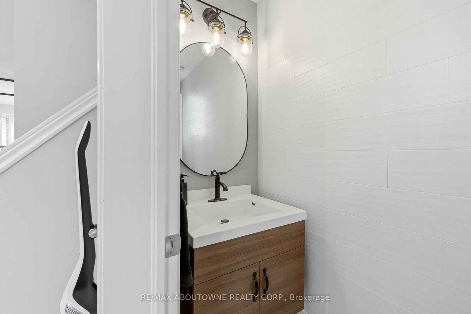 1401 Plains Road E • #63 • Burlington, ON photo 23