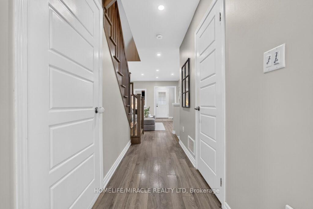 80 DREDGE Court • Milton, ON photo 10