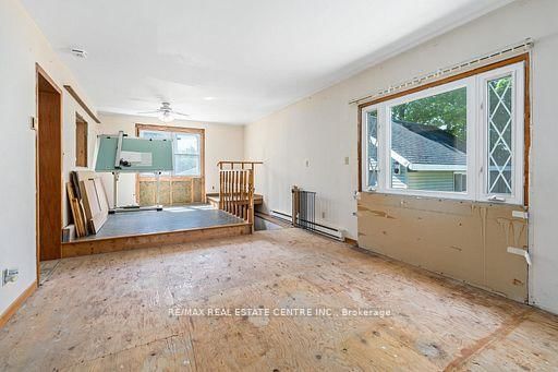 44 Willow Street S • Halton Hills, ON photo 11