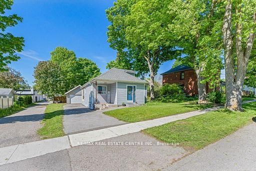 44 Willow Street S