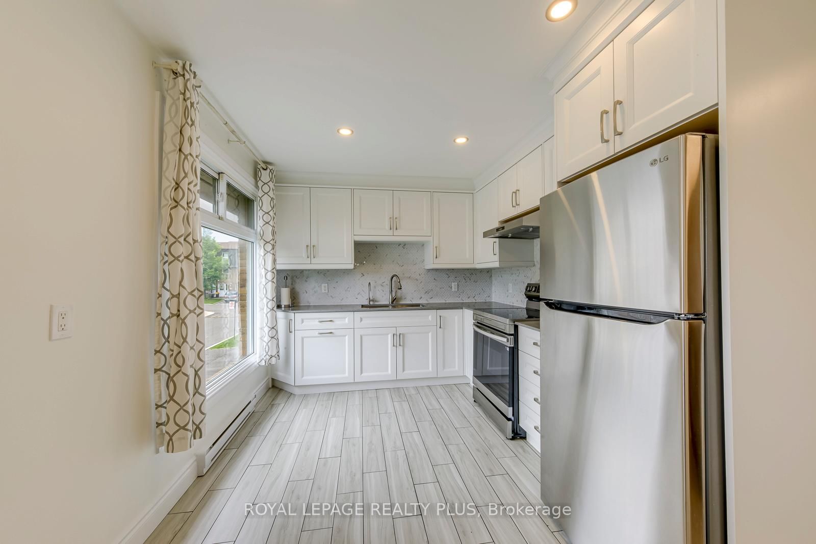 640 RATHBURN Road E • #1 • Mississauga, ON photo 12