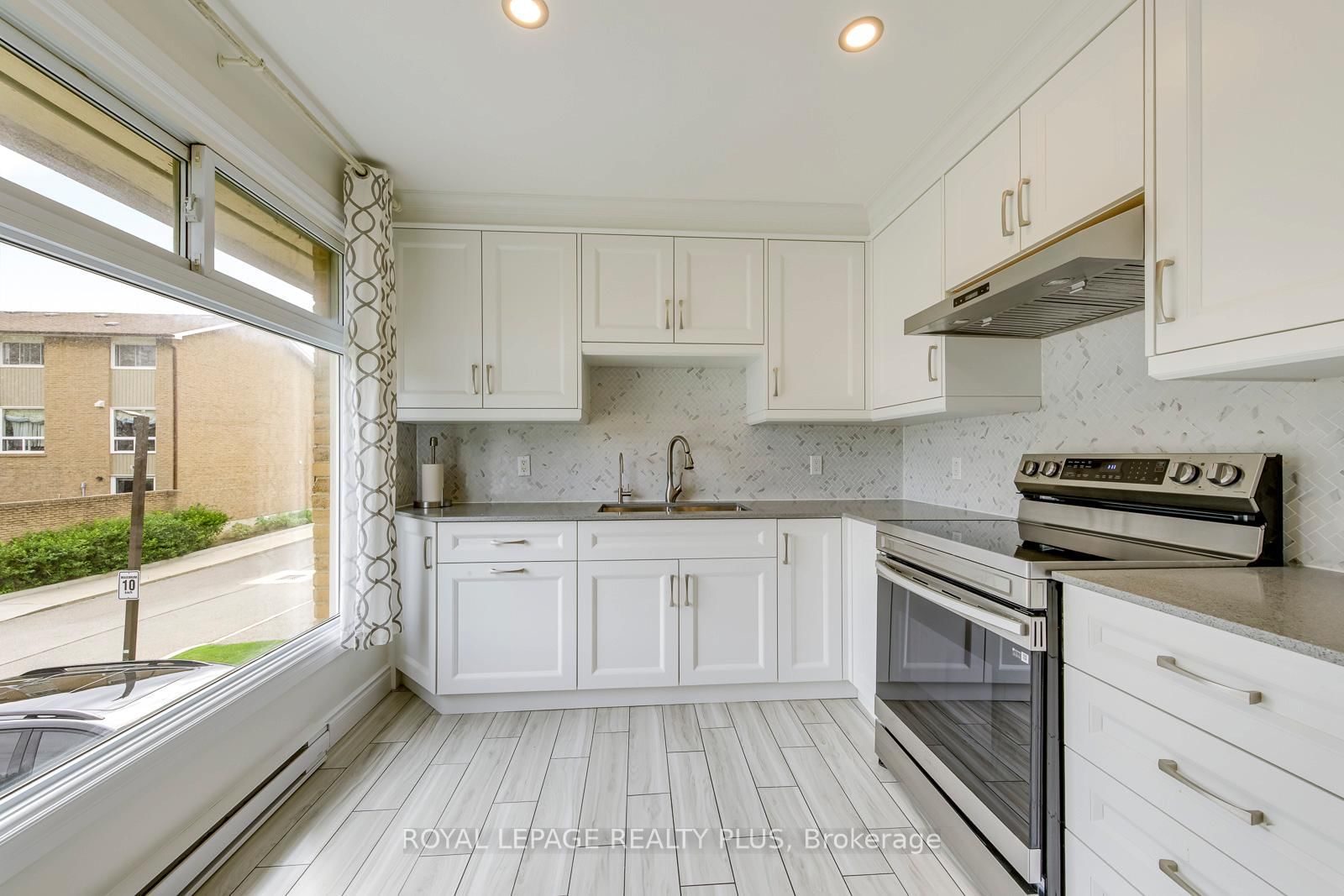 640 RATHBURN Road E • #1 • Mississauga, ON photo 13